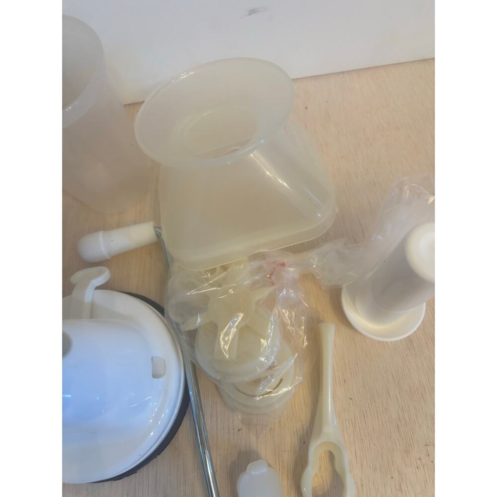 Vintage Emson Pasta Machine 5 Shapes With All Parts And Manual Made In Italy - Picture 10 of 10